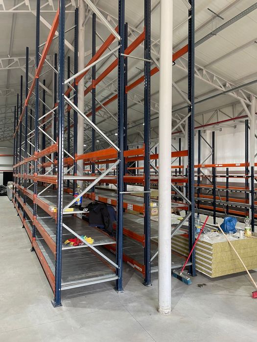 Rafturi metalice pentru europaleti