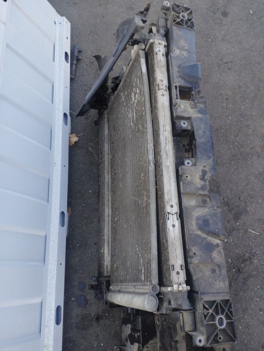 Trager radiator electroventilator suport far Renault fluence