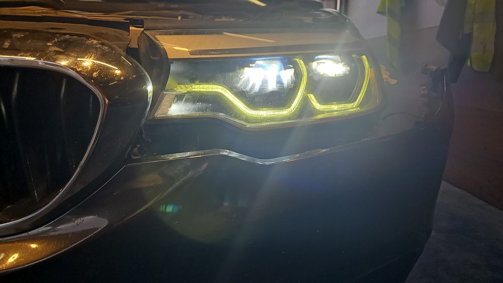 Reparatii faruri. Reetansare faruri. Inlocuire sticle faruri