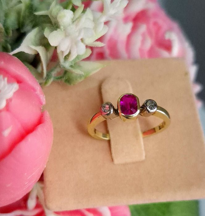 Inel foarte vechi din aur de 14K cu diamante si safir natural