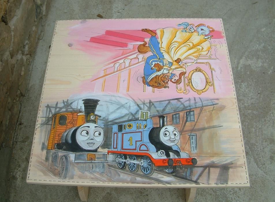 детска дървена рисувана маса с 2 стола