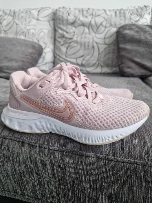 Nike маратонки пепел от рози