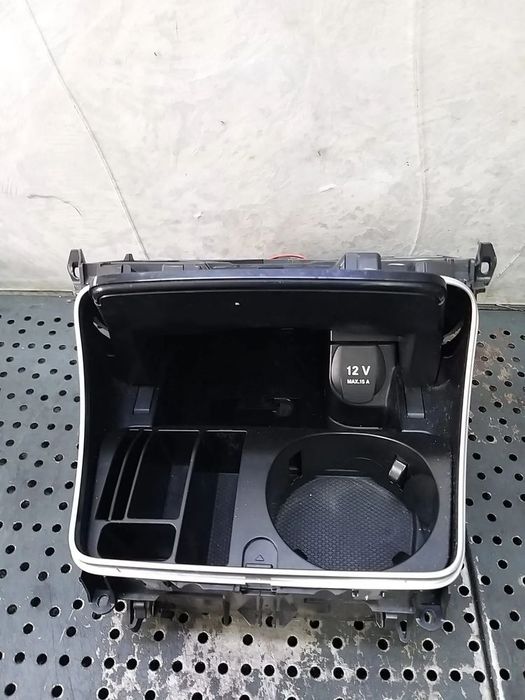 Spatiu compartiment depozitare mercedes c class w205 a2056801005