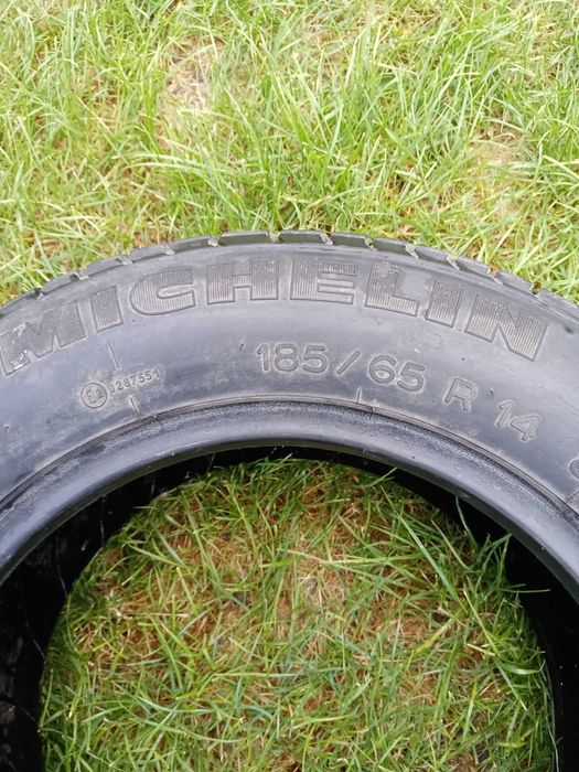 Vând cauciuc Michelin 185/65/14.