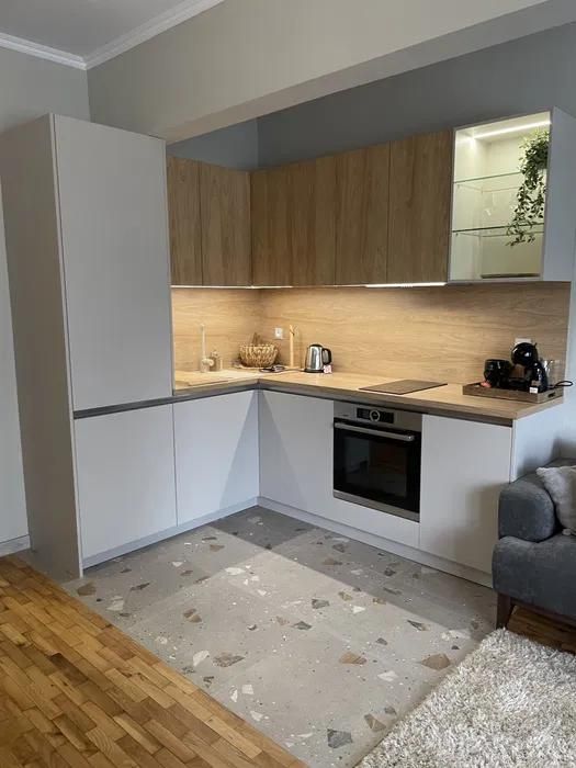 Дава се под наем Двустаен апартамент в Варна, Център - 60 кв.м за 800 € - Снимка #2