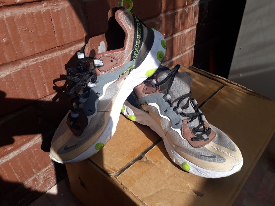 Продам кроссовки Nike