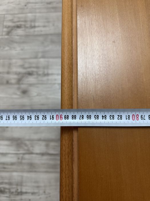 Продам стол с 6 стульями