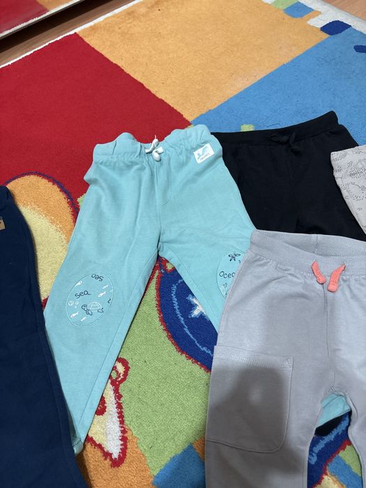 Vand pantaloni copilasi