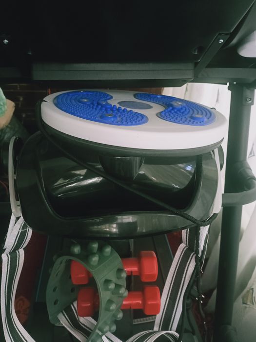 Беговая дорожка  Купили и почти не пользовались 
Все работает отлично