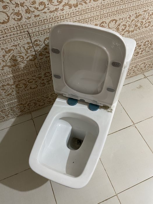 Продаю унитаз новый