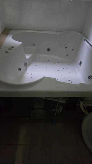 Хидромасажна вана