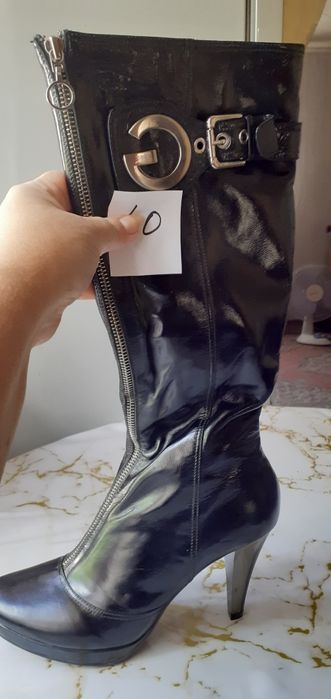 Продам женские сапоги.новые