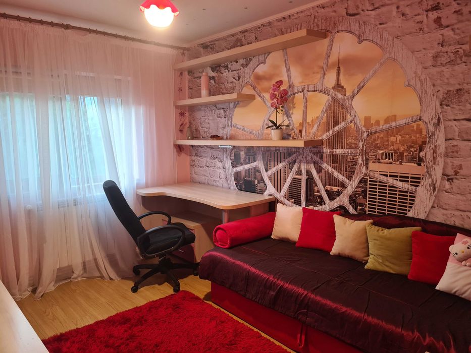 Apartament cu 3 camere decomandate de inchiriat in C5