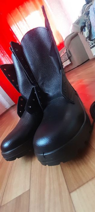 Продаю новые,качественные берцы