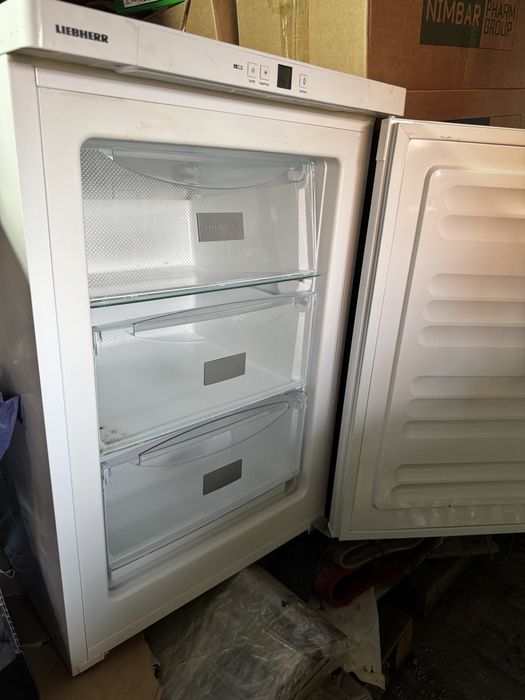 Продается срочно Liebherr Gbe 1213 морозильник в хорошем состоянии