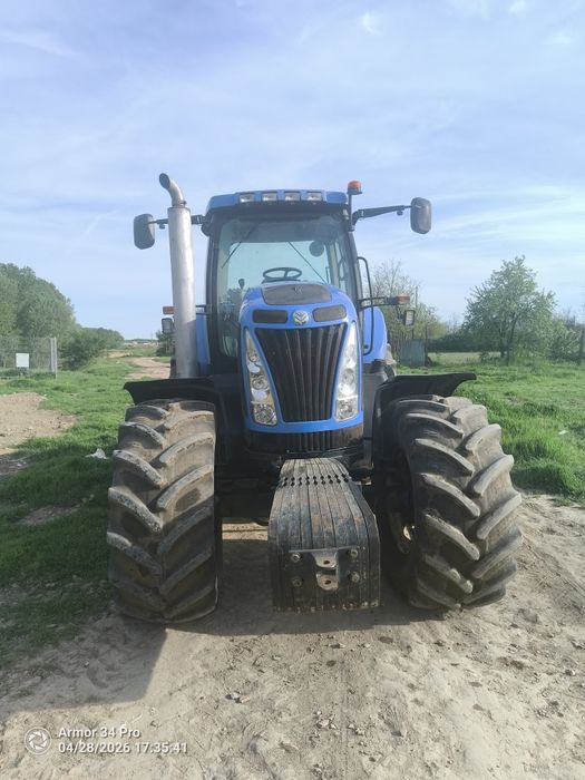New Holland T8020