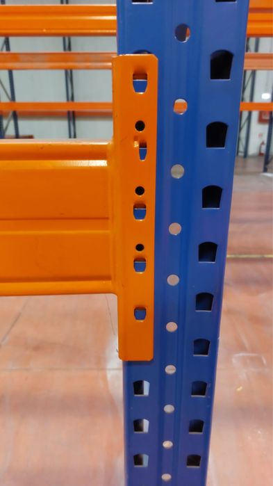 Rafturi metalice industriale