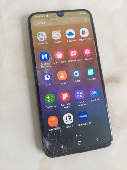 [A40] Vând Samsung Galaxy A40 Black [probleme la ecran] //poze reale