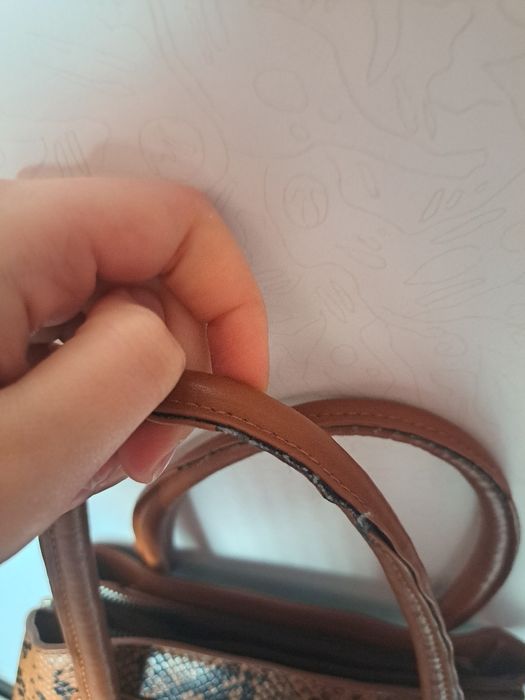 Чанта в кафяво змийски принт