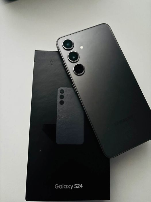 Samsung S24 256GB 100% капацитет батерия