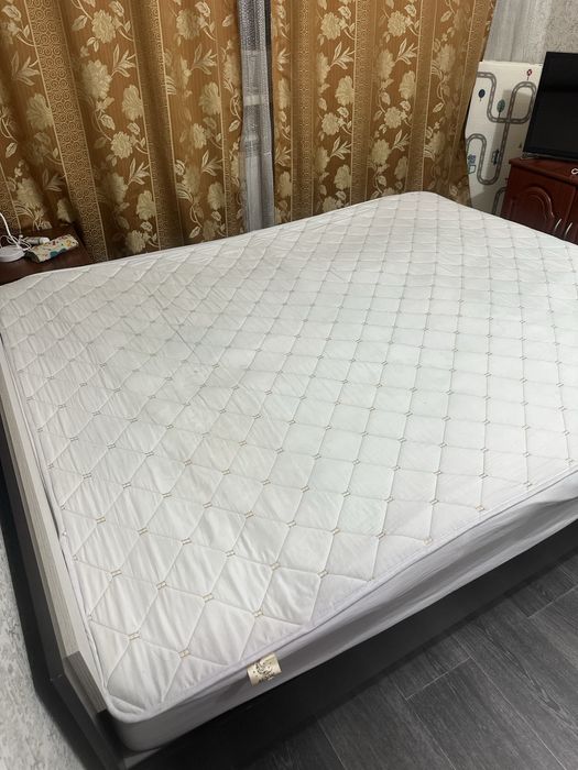 Двуспальная кровать 160*200