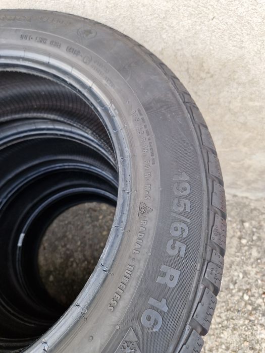 4anvelope iarna relativ Noi 195 65 16 Continental