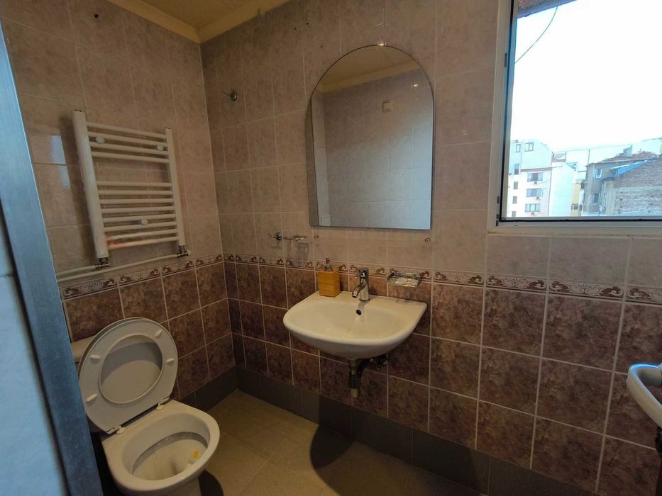 Дава се под наем Ателие в София, Център - 30 кв.м за 700 € - Снимка #2