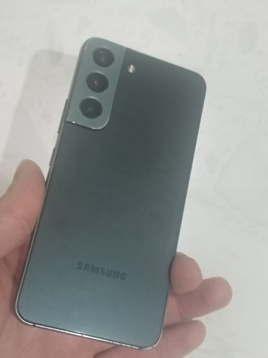 Samsung s22,,, 128... Минус нет.