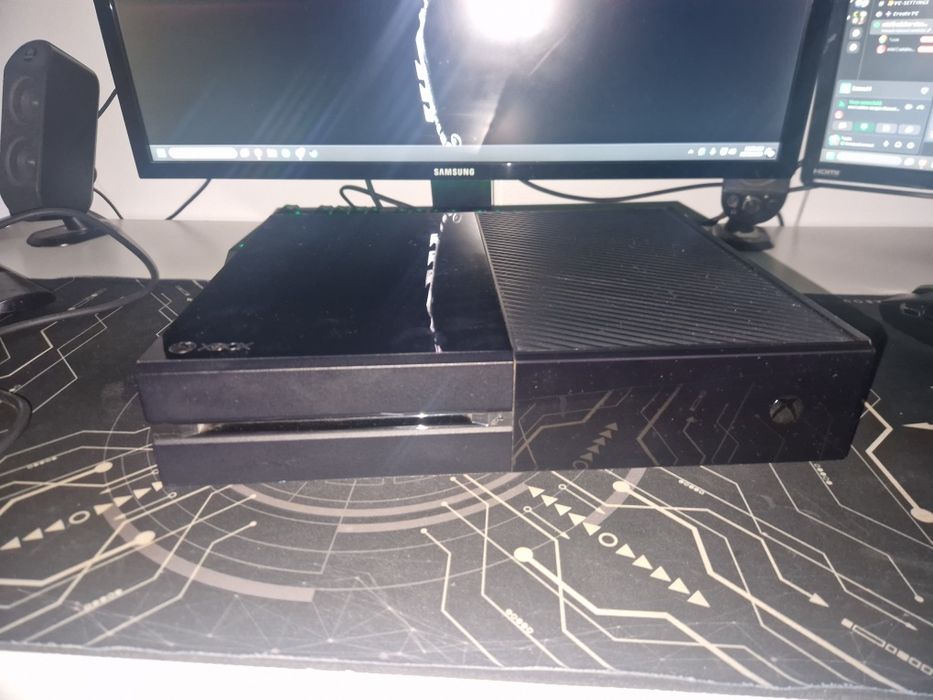 Xbox One 500 GB cu maneta