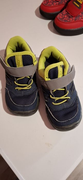 Adidasi marimea 26