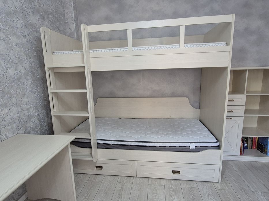 Продам детский гарнитур в отличном состоянии!