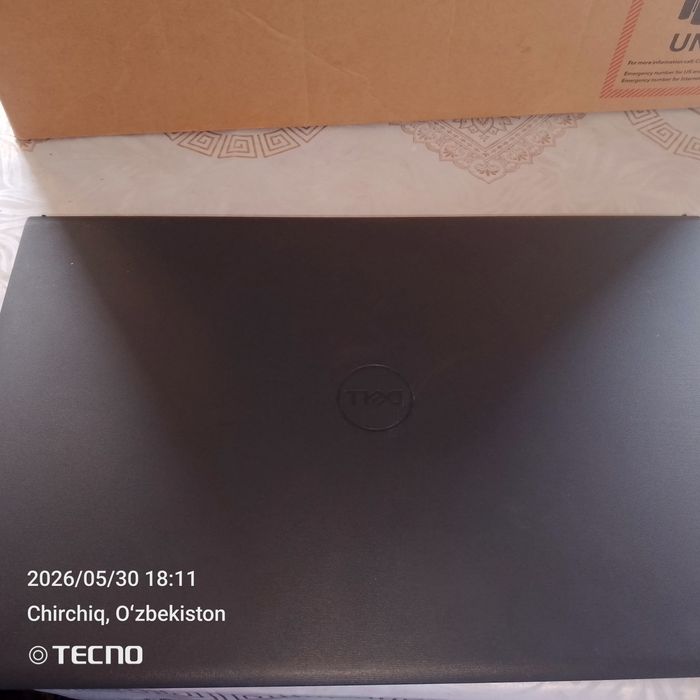Noutbuk  Dell i3