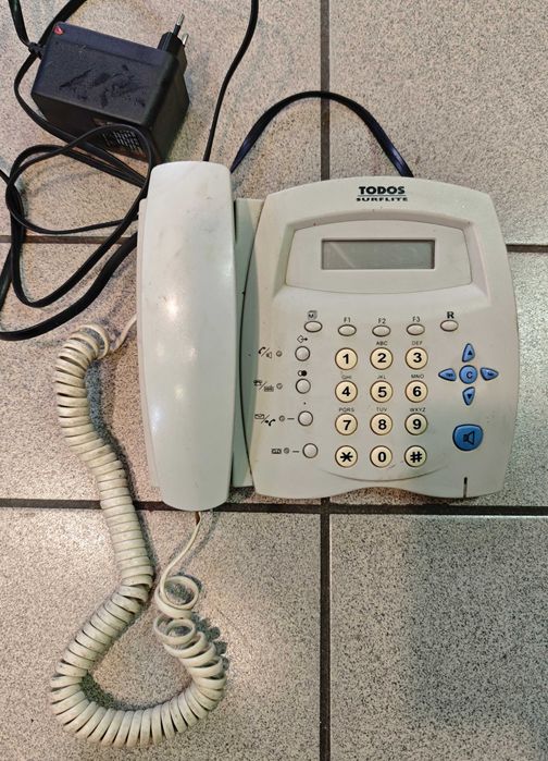 Стационарен ISDN телефон