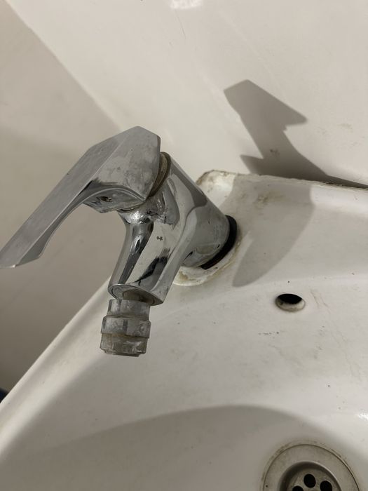 Раковина с пьедесталом