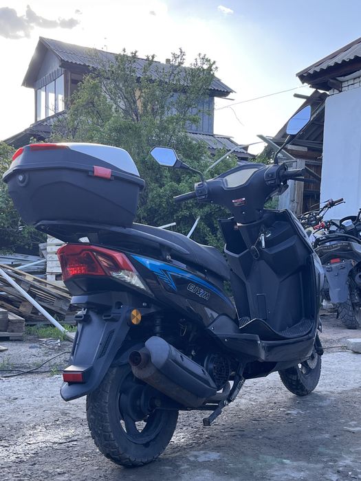 Почти новые скутера