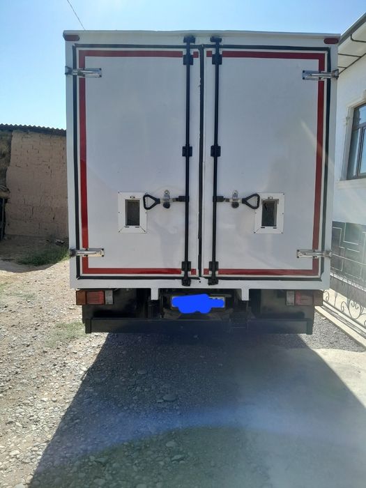 Isuzu NQR sotiladi