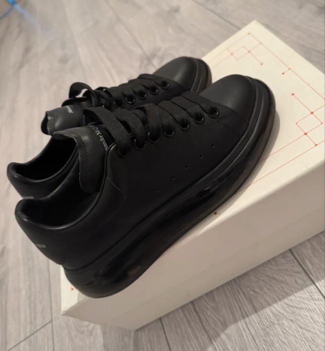 Pantofi sport Alexander McQueen originali, mărimea 38 – stare ca nouă
