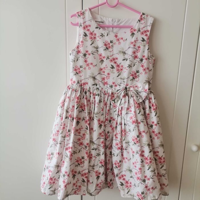 Роклички различни размери размер 122-128см