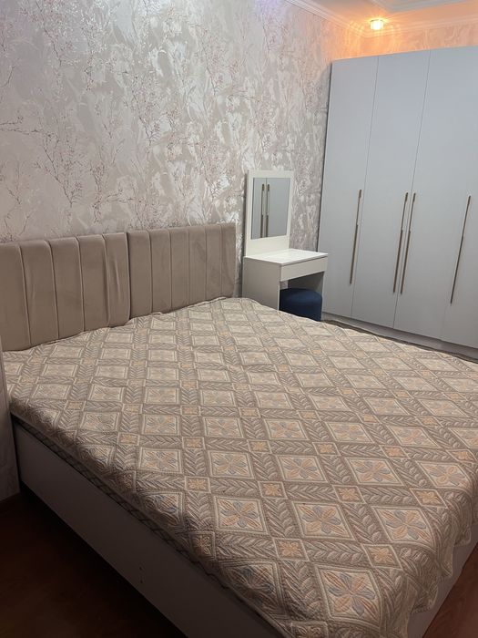 Продам спальнюю гарнитуру