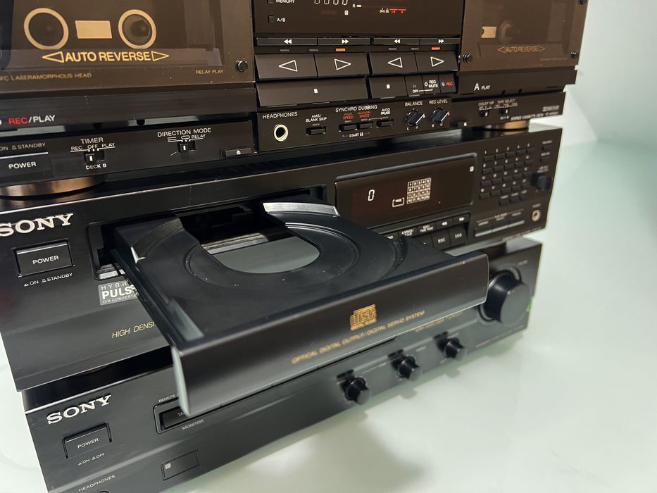 Linie Sony dublu deck Sony TC-WR800 auto reverse, Amplificator Sony TA-F245R, CD-player Sony CDP-411