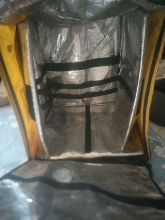 Продам термосумку Glovo