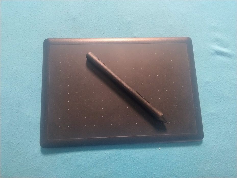One by Wacom small