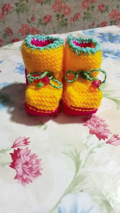 Продам  пинетки для новорожденных