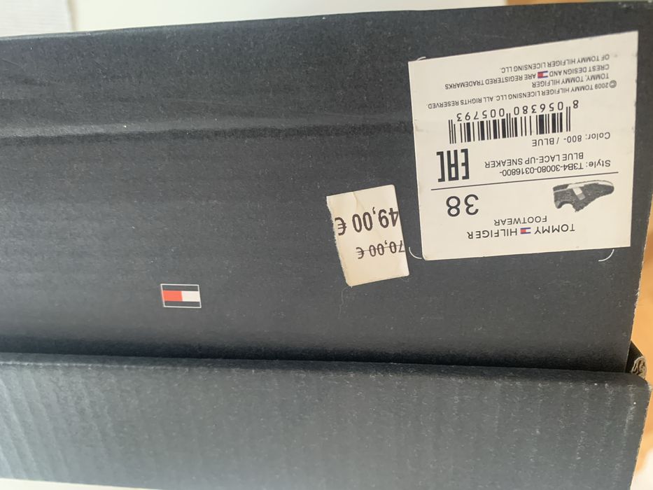 Tommy hilfinger adidași