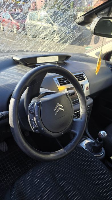 Se vinde Citroën C4 An 2010 mașina se umbla cu ia are240000km