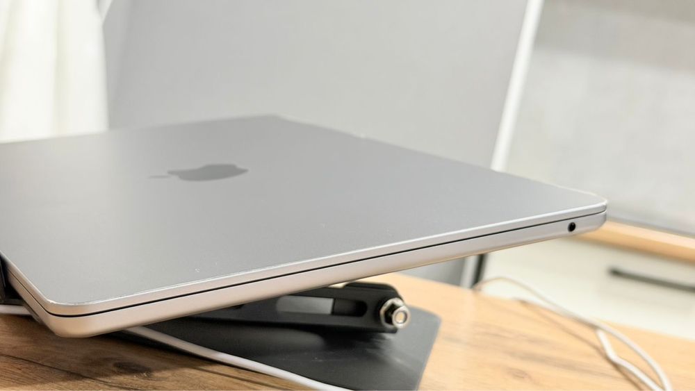 Macbook air M2 8/256