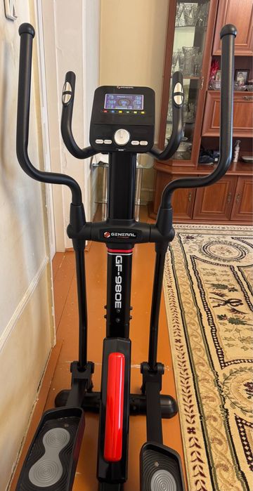 Эллиптический тренажер профессиональный