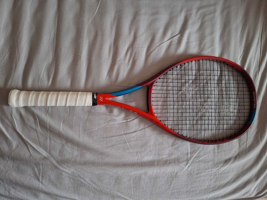 Racheta Yonex Vcore 95