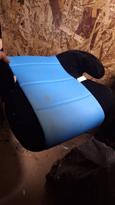 Бустер сиденье для ребенка в автомобиль