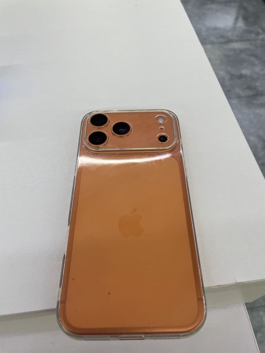 Iphone 17 pro max cosmic orange
